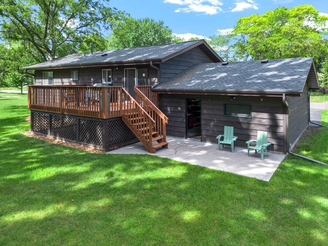1010 Ferndale Street N, Maplewood, MN 55119