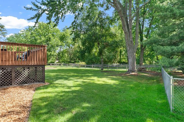1010 Ferndale Street N, Maplewood, MN 55119