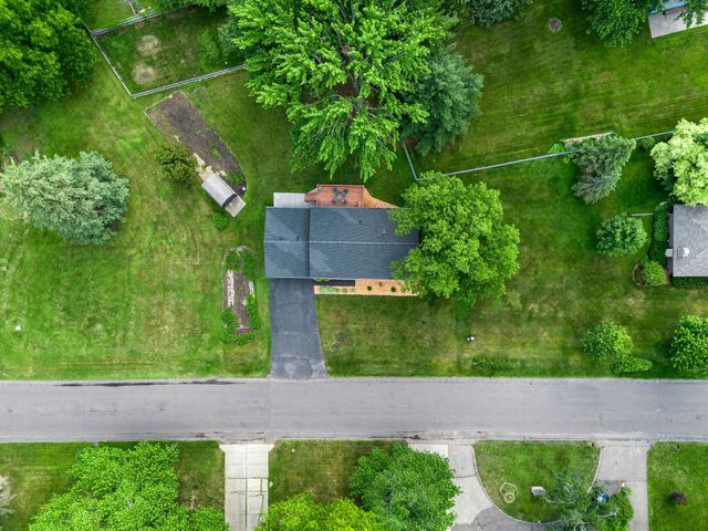 1010 Ferndale Street N, Maplewood, MN 55119