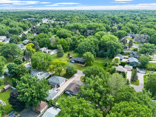 1010 Ferndale Street N, Maplewood, MN 55119