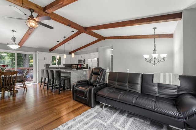 1010 Ferndale Street N, Maplewood, MN 55119