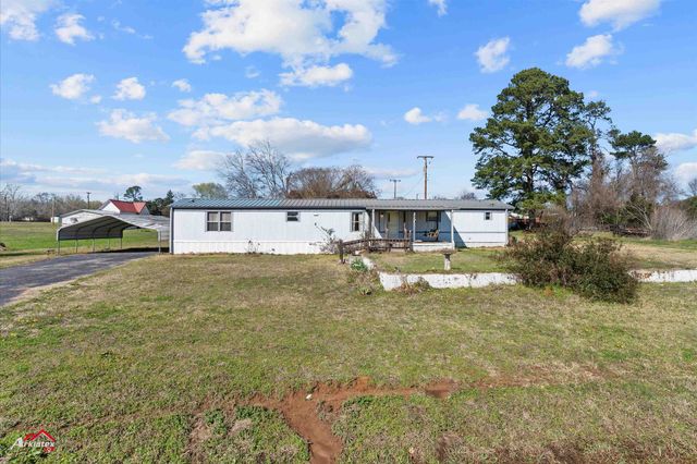 300 W Henderson ST, Mount Enterprise, TX 75681