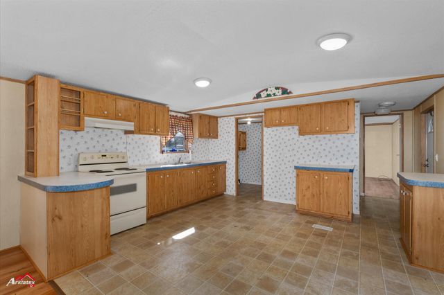 300 W Henderson ST, Mount Enterprise, TX 75681