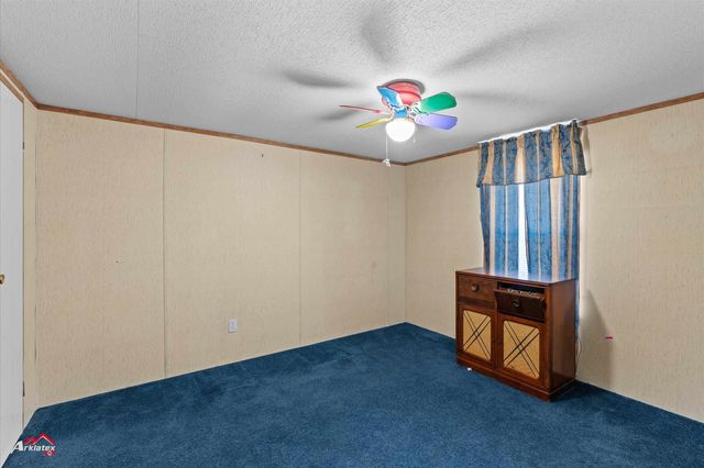 300 W Henderson ST, Mount Enterprise, TX 75681
