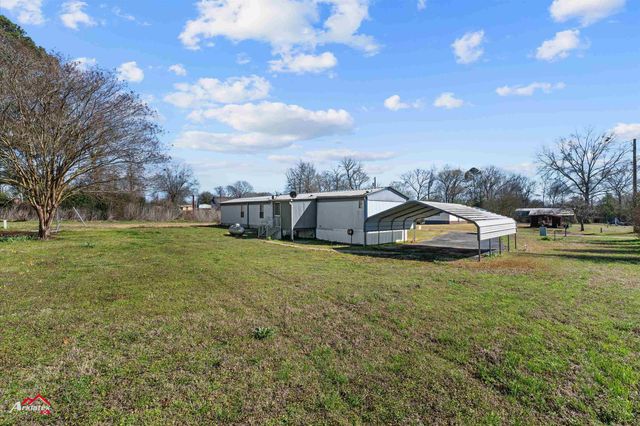 300 W Henderson ST, Mount Enterprise, TX 75681