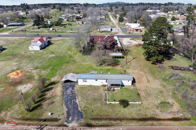 300 W Henderson ST, Mount Enterprise, TX 75681