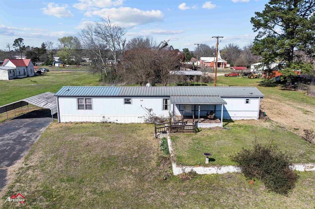 300 W Henderson ST, Mount Enterprise, TX 75681