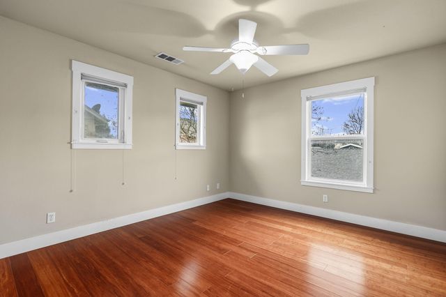 864 Kite Lane, Redding, CA 96001