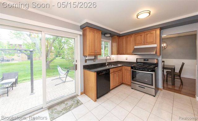 42088 Greenwood, Canton, MI 48187