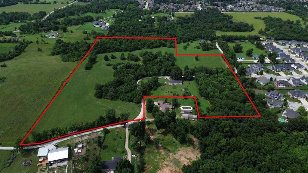 671 Sands Road, Cave Springs, AR 72718