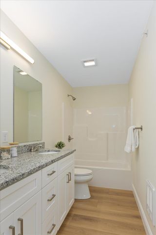 21 Lucy Lane, Peterborough, NH 03458