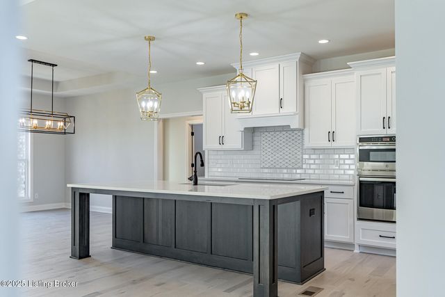 119 Dalton Dr, Fisherville, KY 40023