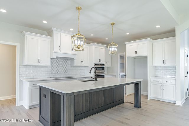 119 Dalton Dr, Fisherville, KY 40023