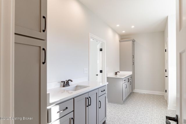 119 Dalton Dr, Fisherville, KY 40023