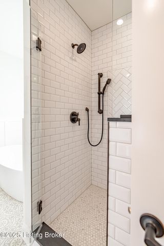 119 Dalton Dr, Fisherville, KY 40023