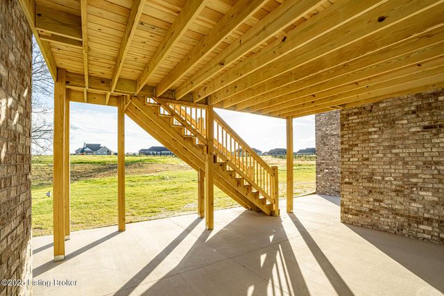 119 Dalton Dr, Fisherville, KY 40023