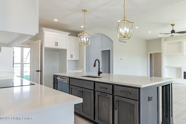 119 Dalton Dr, Fisherville, KY 40023