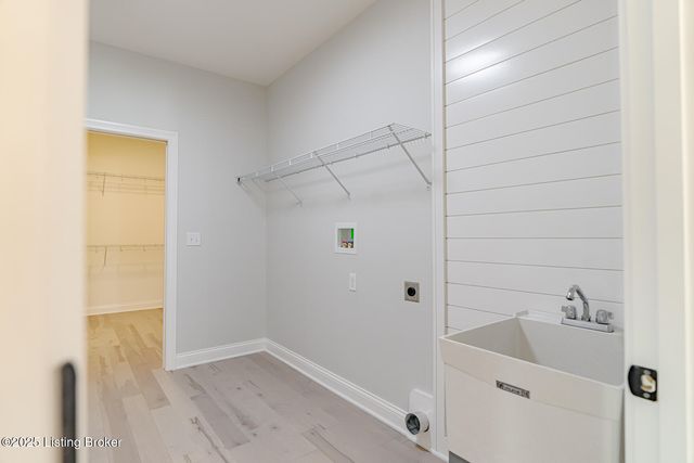 119 Dalton Dr, Fisherville, KY 40023