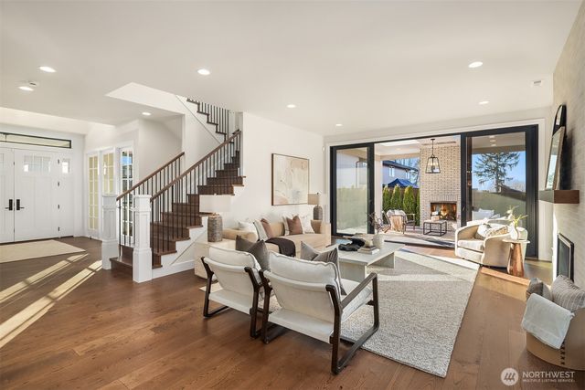 13848 SE 10th Street, Bellevue, WA 98005