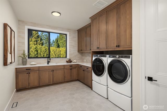 13848 SE 10th Street, Bellevue, WA 98005