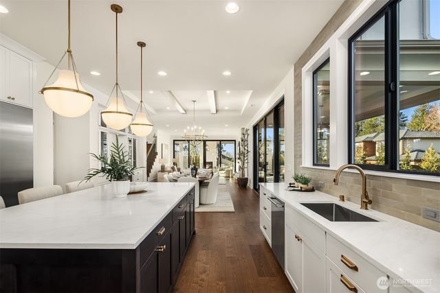 13848 SE 10th Street, Bellevue, WA 98005