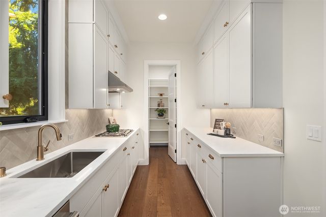 13848 SE 10th Street, Bellevue, WA 98005