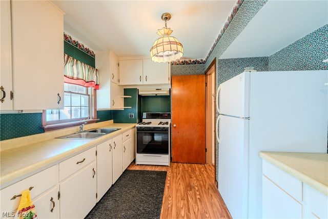 463 Poplar Street, Elyria, OH 44035