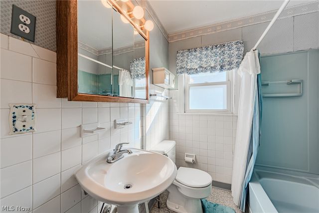 463 Poplar Street, Elyria, OH 44035