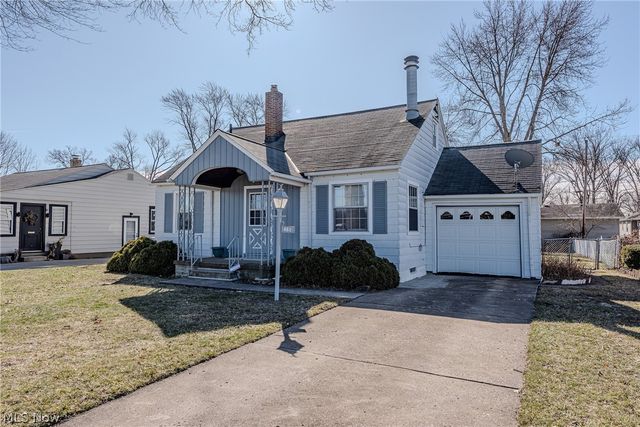 463 Poplar Street, Elyria, OH 44035