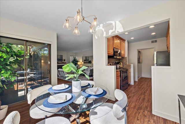 3374 Brittan Avenue 1, San Carlos, CA 94070