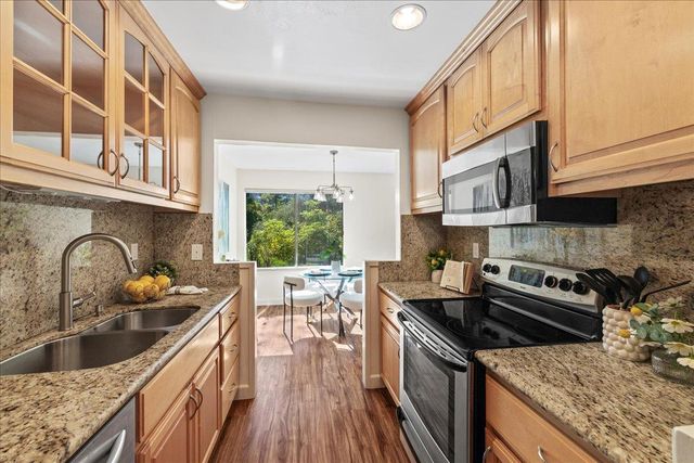 3374 Brittan Avenue 1, San Carlos, CA 94070