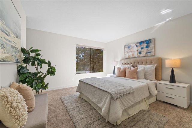 3374 Brittan Avenue 1, San Carlos, CA 94070