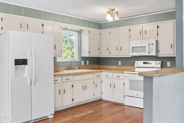 303 Sunflower Circle, Sweetwater, TN 37874