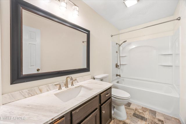 303 Sunflower Circle, Sweetwater, TN 37874