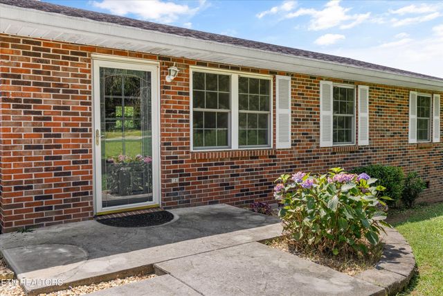 303 Sunflower Circle, Sweetwater, TN 37874