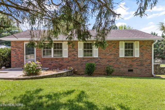 303 Sunflower Circle, Sweetwater, TN 37874