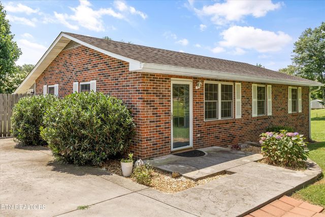 303 Sunflower Circle, Sweetwater, TN 37874