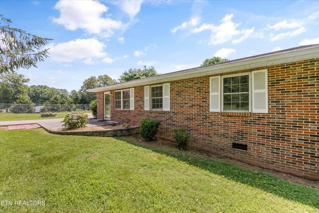 303 Sunflower Circle, Sweetwater, TN 37874