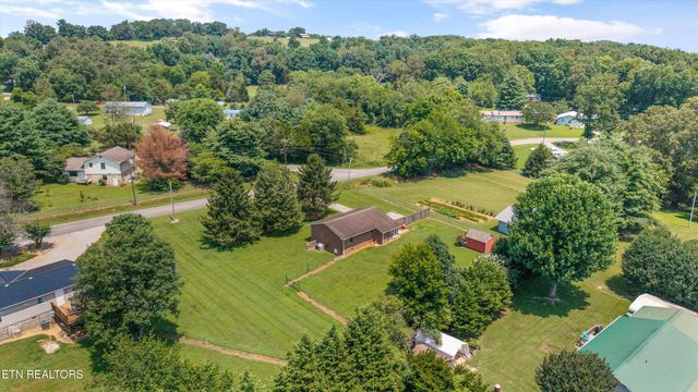 303 Sunflower Circle, Sweetwater, TN 37874