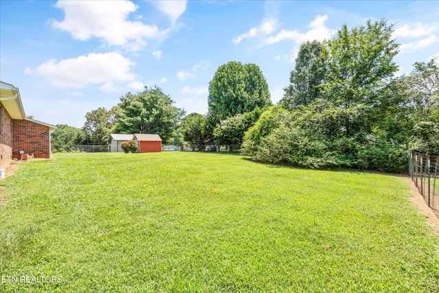 303 Sunflower Circle, Sweetwater, TN 37874