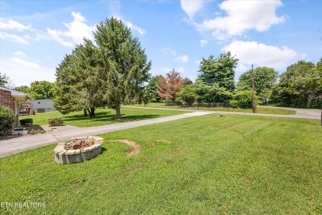 303 Sunflower Circle, Sweetwater, TN 37874