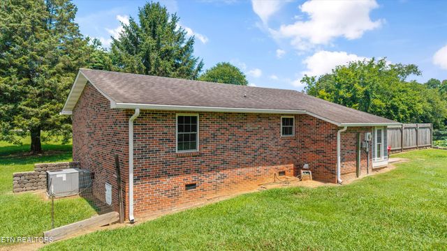 303 Sunflower Circle, Sweetwater, TN 37874
