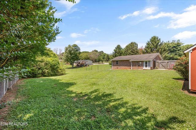 303 Sunflower Circle, Sweetwater, TN 37874