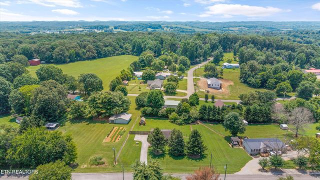 303 Sunflower Circle, Sweetwater, TN 37874