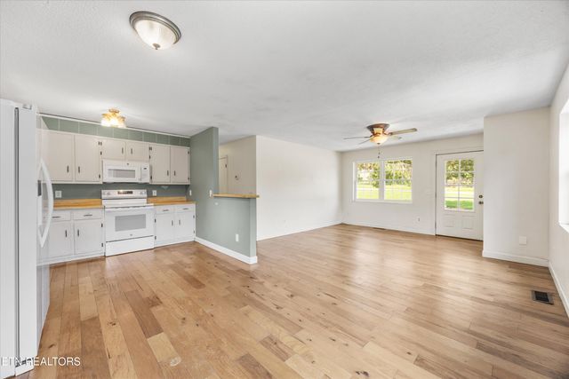 303 Sunflower Circle, Sweetwater, TN 37874