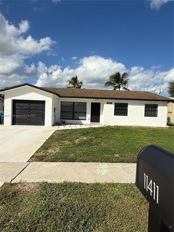 11411 NW 37th Pl, Sunrise, FL 33323