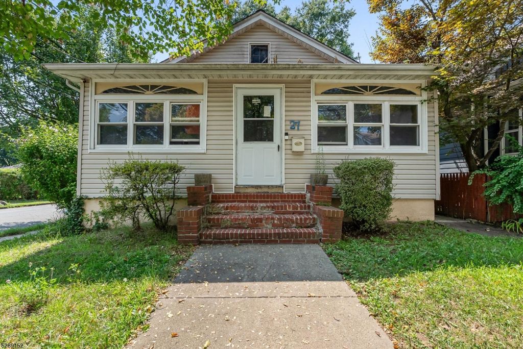 27 Tuscan St, Maplewood Twp., NJ 07040