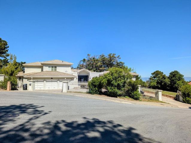 20 Silk Tree Place, Hillsborough, CA 94010