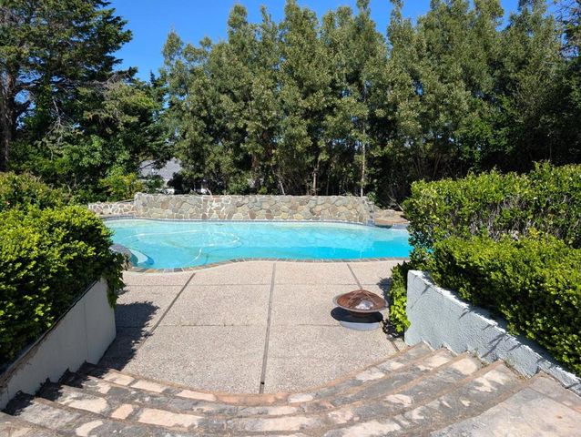 20 Silk Tree Place, Hillsborough, CA 94010