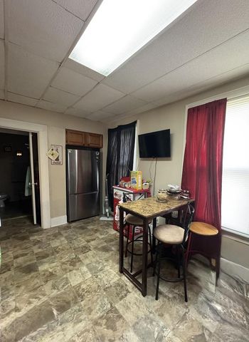 615 MT VERNON STREET, Oshkosh, WI 54901